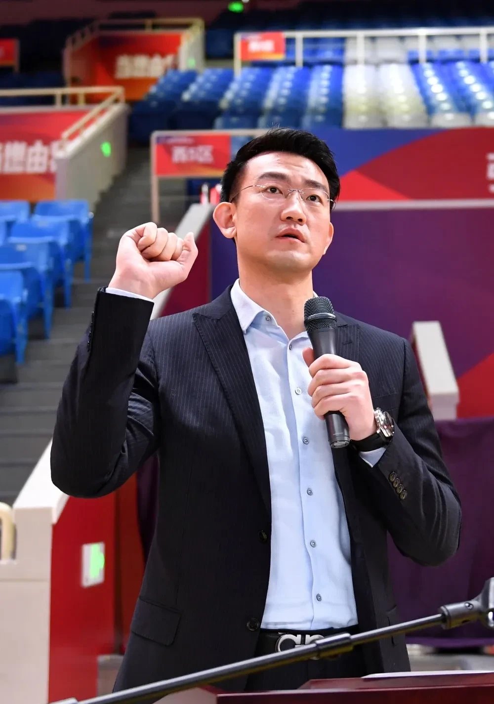 比赛中球员精准表现人们矢志赞誉