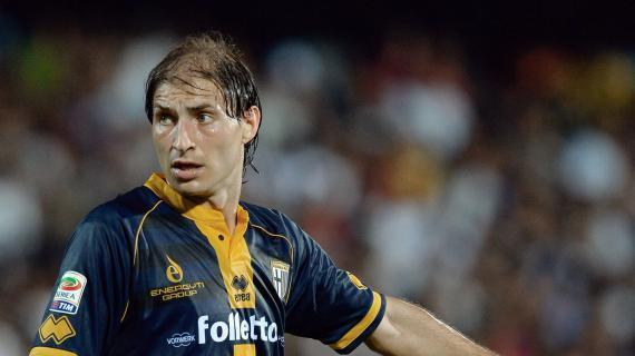 包含帕尔马球员展现拼搏精神，勇夺胜利的词条