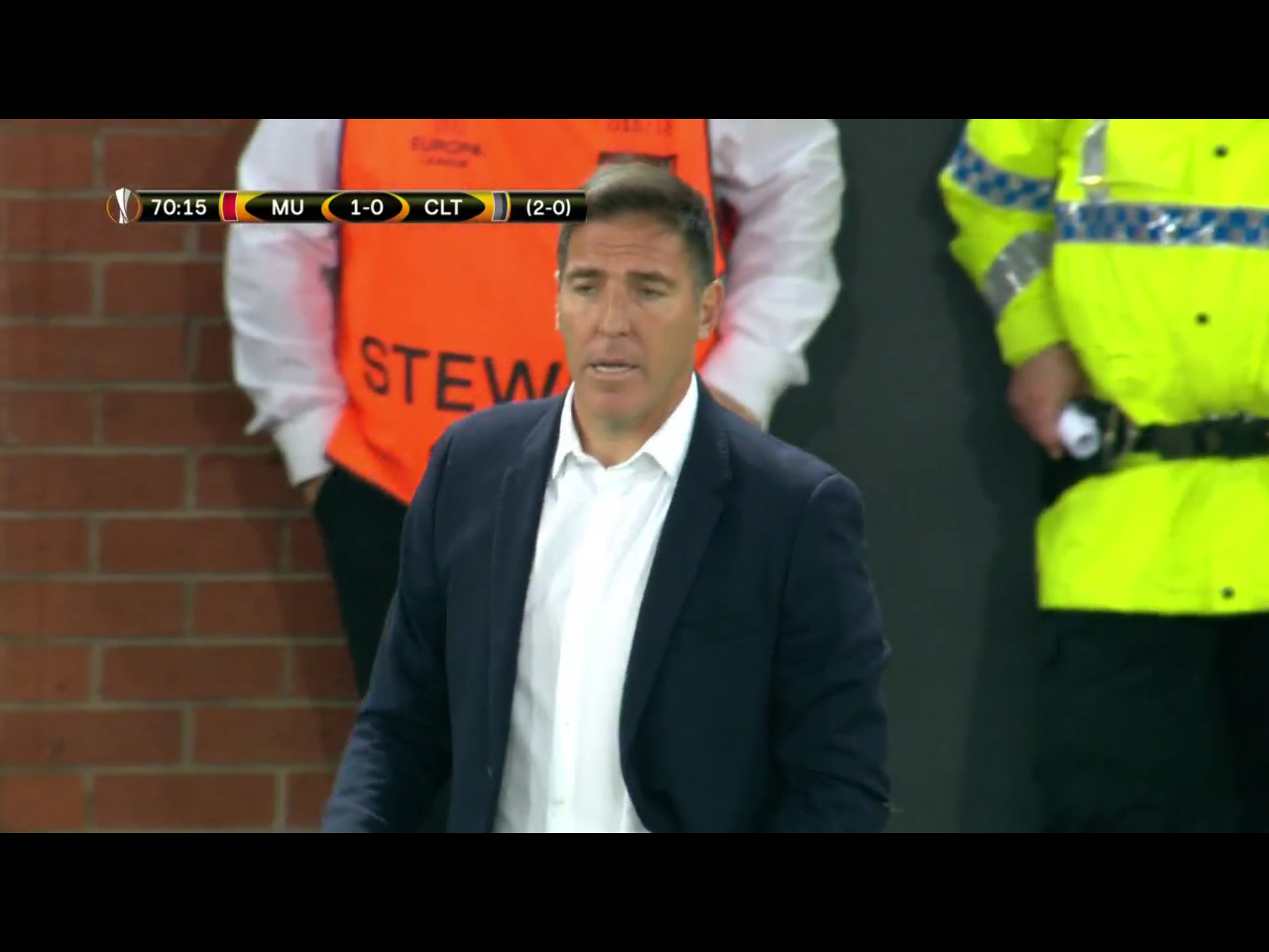 里昂球员因红牌停赛,球队阵容受影响 里昂球员因红牌停赛,球队阵容受影响