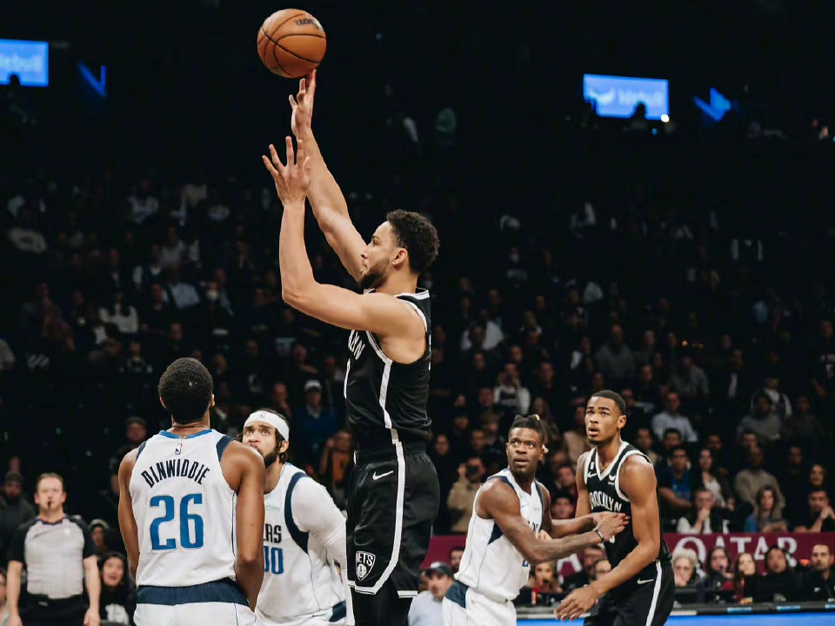 独行侠击败国王，西蒙斯关键绝杀