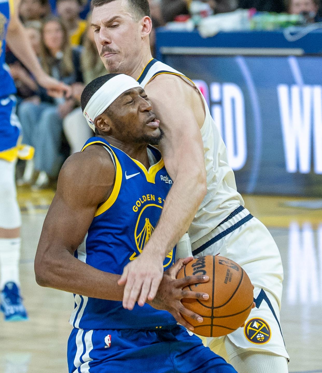 勇士不敌掘金,遭遇败仗 勇士不敌掘金,遭遇败仗